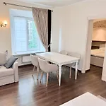 Pilies8 Luxury *